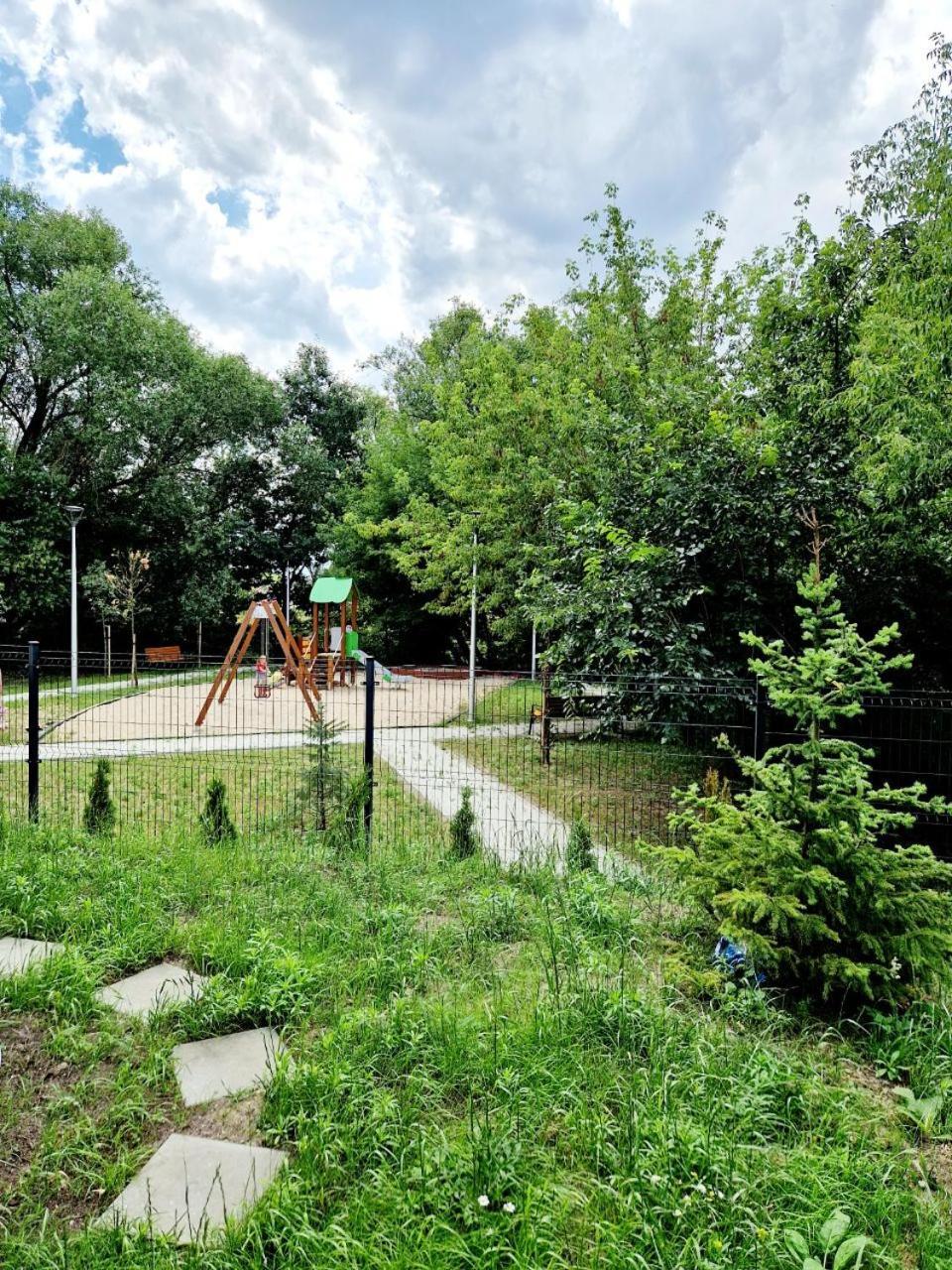 Leilighet Comfortable Flat With Garden