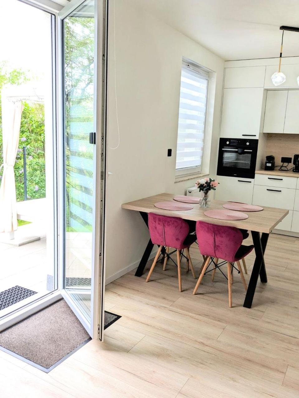 Leilighet Comfortable Flat With Garden